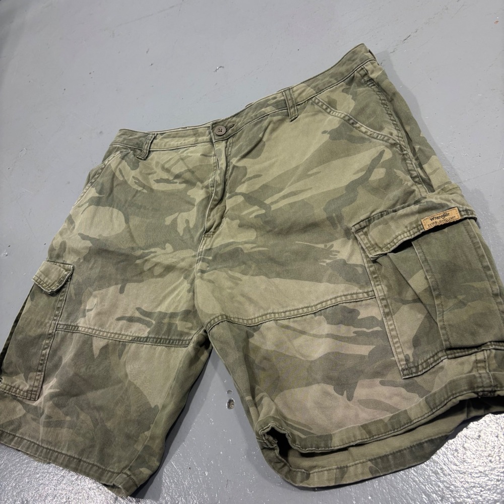 Wrangler Mens Camo Cargo Shorts Green Camouflage Cotton 60SFWG8 Size 38 Regular